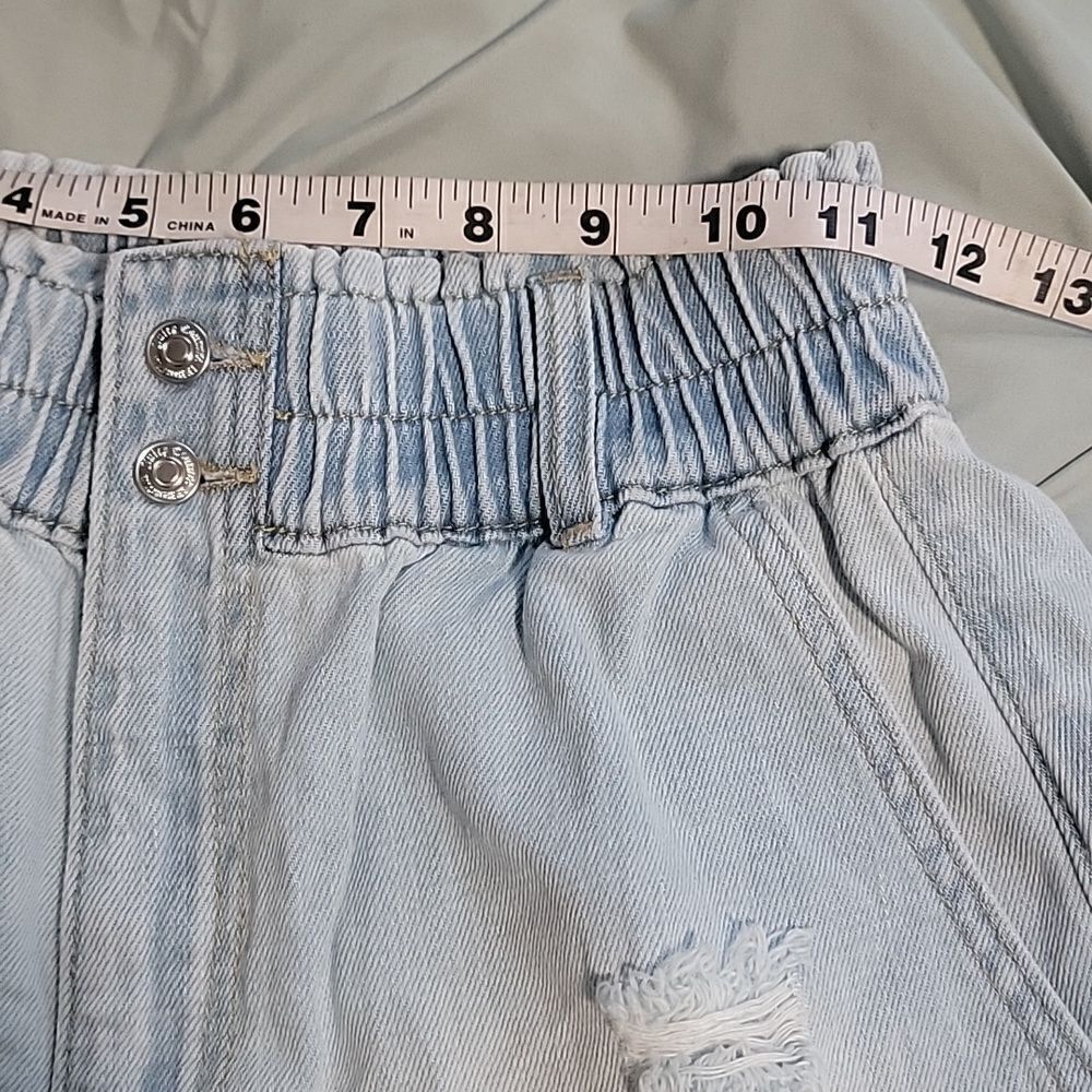 Distressed Light Wash Denim Shorts - Picture 4 of 7